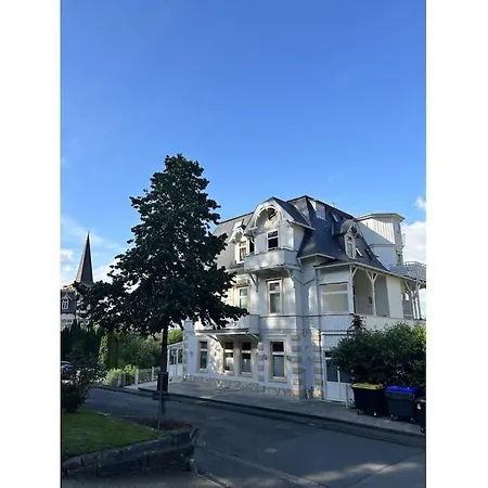 Holiday Apartment With 1 Bedroom
